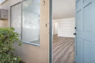 Photo #5: 230012807 Listing