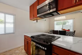 Photo #4: 230012810 Listing 