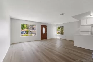 Photo #4: 230012825 Listing