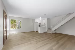 Photo #6: 230012825 Listing