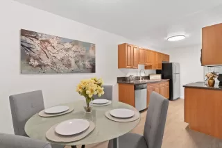 Photo #5: 230012907 Listing 