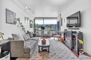 Photo #1: 230012918 Listing 