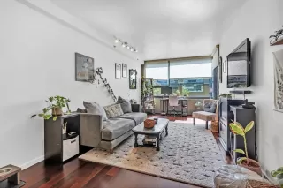 Photo #6: 230012918 Listing 