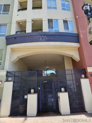 Photo #3: 230012932 Listing