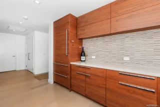 Photo #6: 230012933 Listing