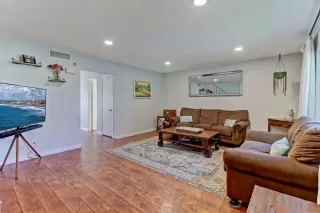 Photo #5: 230012954 Listing