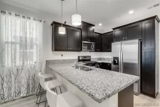 Photo #5: 230012968 Listing