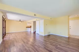 Photo #2: 230012982 Listing