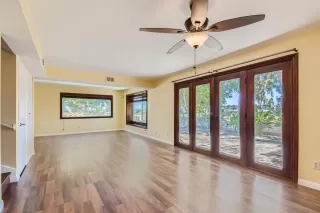 Photo #3: 230012982 Listing