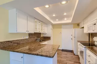 Photo #5: 230012982 Listing