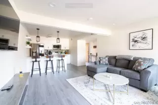 Photo #3: 230012986 Listing 