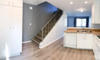 Photo #4: 230013001 Listing