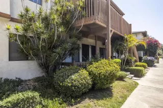 Photo #3: 230013008 Listing