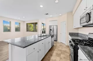 Photo #3: 230013047 Listing