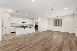 Photo #6: 230013047 Listing