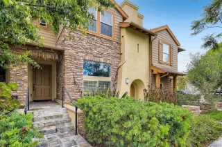 More Details about MLS # 230013136 : 1056 PEARL ST UNIT 2