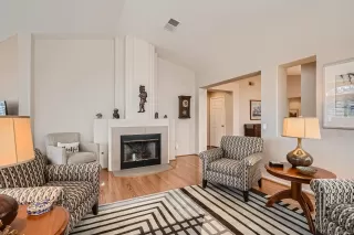 Photo #2: 230013199 Listing