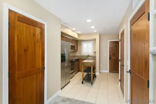 Photo #4: 230013234 Listing