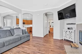 Photo #6: 230013368 Listing