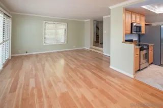 Photo #6: 230013389 Listing