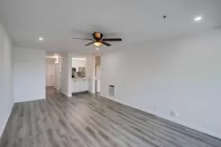 Photo #4: 230013393 Listing