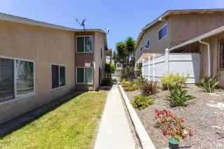 Photo #3: 230013422 Listing