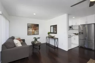 Photo #6: 230013422 Listing