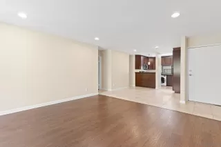 Photo #3: 230013458 Listing