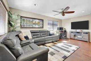 Photo #3: 230013473 Listing