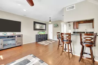 Photo #6: 230013473 Listing