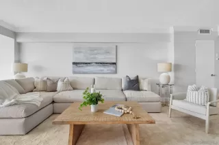 Photo #3: 230013495 Listing