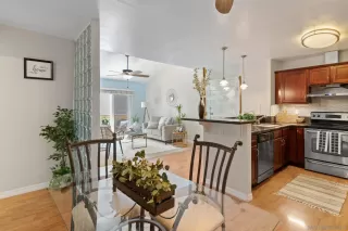 Photo #4: 230013507 Listing