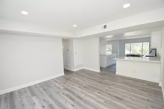 Photo #4: 230013531 Listing 