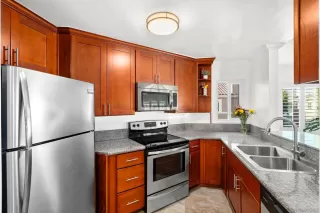 Photo #4: 230013533 Listing