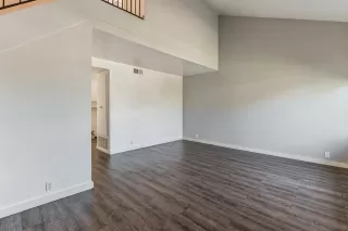 Photo #1: 230013536 Listing