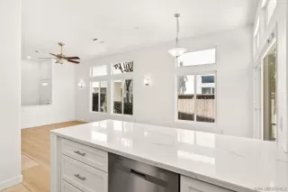 Photo #4: 230013540 Listing