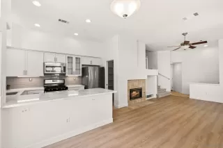 Photo #5: 230013540 Listing