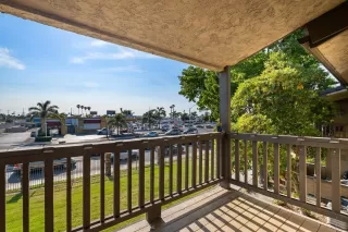 Photo #2: 230013605 Listing