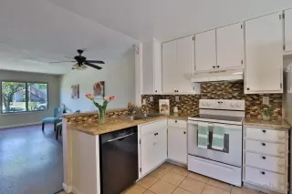 Photo #3: 230013627 Listing