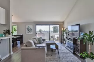 Photo #5: 230013634 Listing