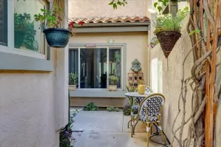 Photo #3: 230013698 Listing