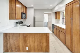 Photo #6: 230013716 Listing 