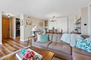 Photo #3: 230013734 Listing