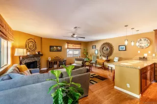 Photo #4: 230013741 Listing 