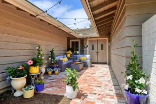 Photo #1: 230013806 Listing