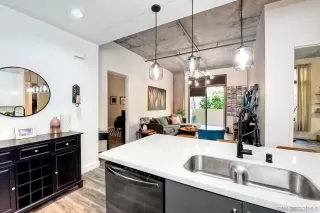 Photo #4: 230013925 Listing 