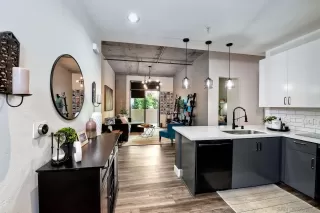 Photo #5: 230013925 Listing 