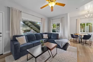 Photo #3: 230013944 Listing