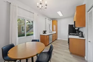 Photo #5: 230013944 Listing