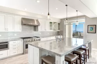 Photo #5: 230013961 Listing 